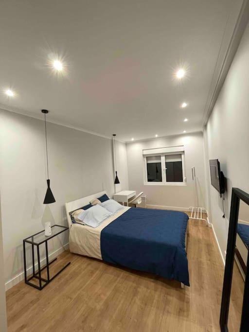 Quarto De Casal Close To Lisbon Flat Equipado Almada Esterno foto