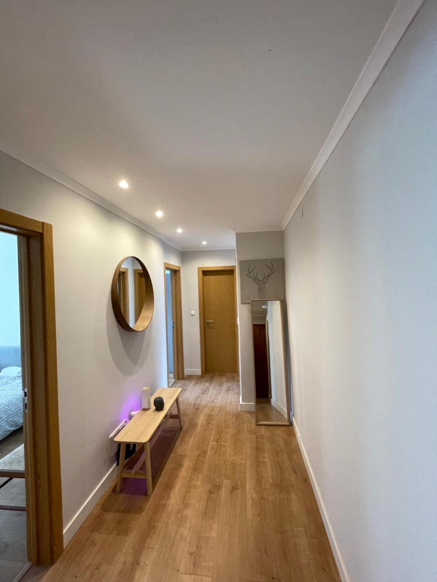 Quarto De Casal Close To Lisbon Flat Equipado Almada Esterno foto