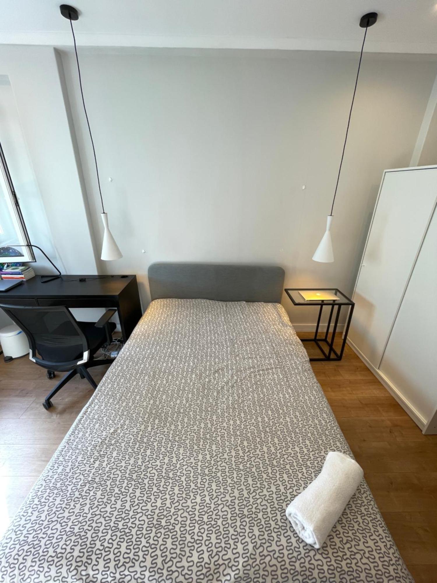 Quarto De Casal Close To Lisbon Flat Equipado Almada Esterno foto