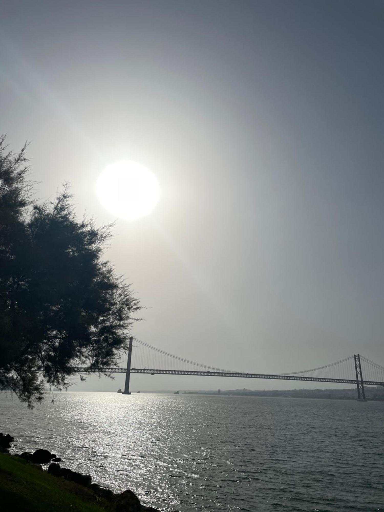 Quarto De Casal Close To Lisbon Flat Equipado Almada Esterno foto